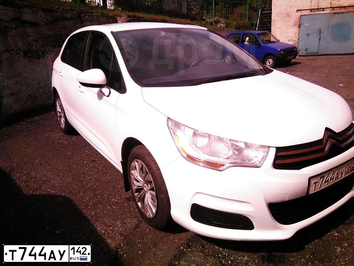 Фото автомобиля CITROEN C4, 2012 — госномер Т744АУ142. Цвет: Белый