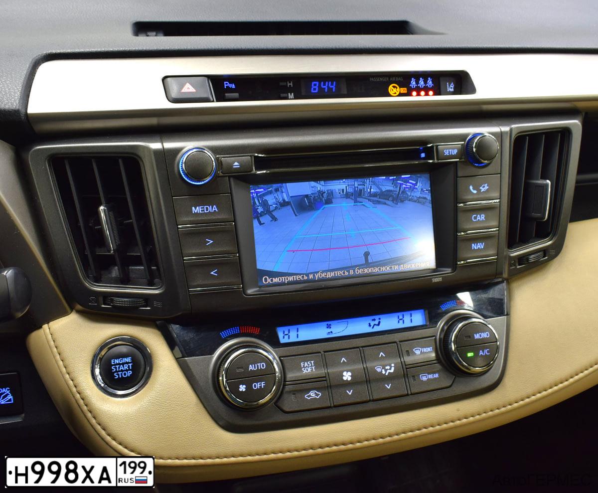 Фото автомобиля TOYOTA CAMRY, 2009 — госномер Н998ХА199. Цвет: СЕРЕБРИСТЫЙ МЕТАЛЛИК