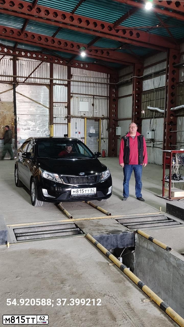 Фото автомобиля KIA RIO, 2014 — госномер А383ОК62. Цвет: ЧЕРНЫЙ