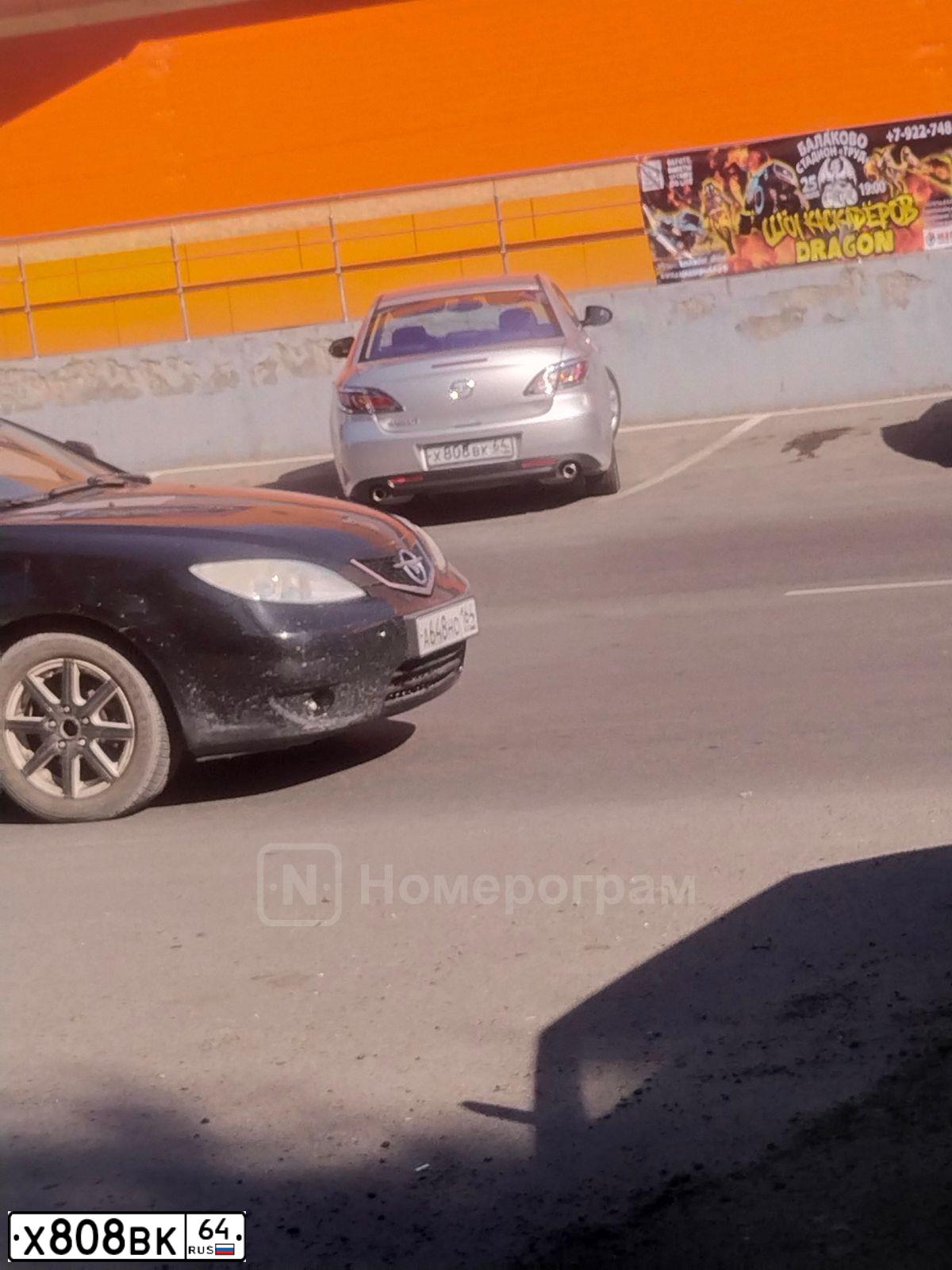 Фото автомобиля LADA 2172 PRIORA, 2009 — госномер Р700УУ64. Цвет: СВЕТЛО-СЕРЕБРИСТЫЙ МЕТАЛЛ