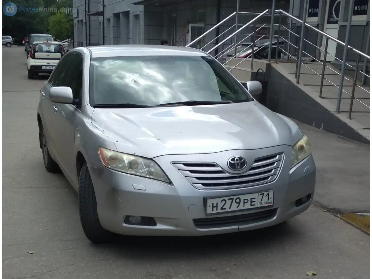 Фото автомобиля TOYOTA CAMRY, 2008 — госномер Н279РЕ71. Цвет: СЕРЕБРИСТЫЙ