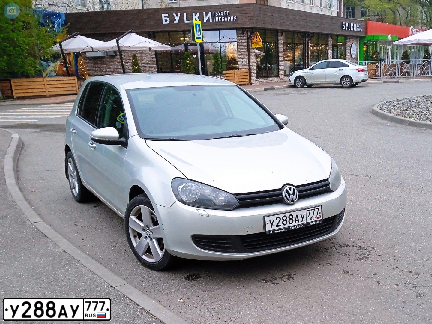 Фото автомобиля VOLKSWAGEN GOLF, 2010 — госномер У288АУ44. Цвет: СЕРЕБРИСТО ЖЕЛТЫЙ