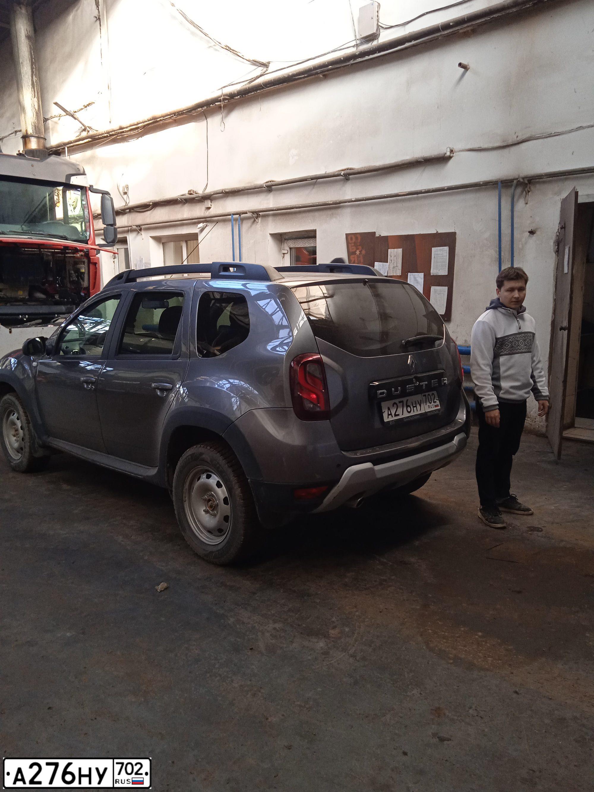 Фото автомобиля RENAULT DUSTER, 2020 — госномер А276НУ702. Цвет: СЕРЫЙ