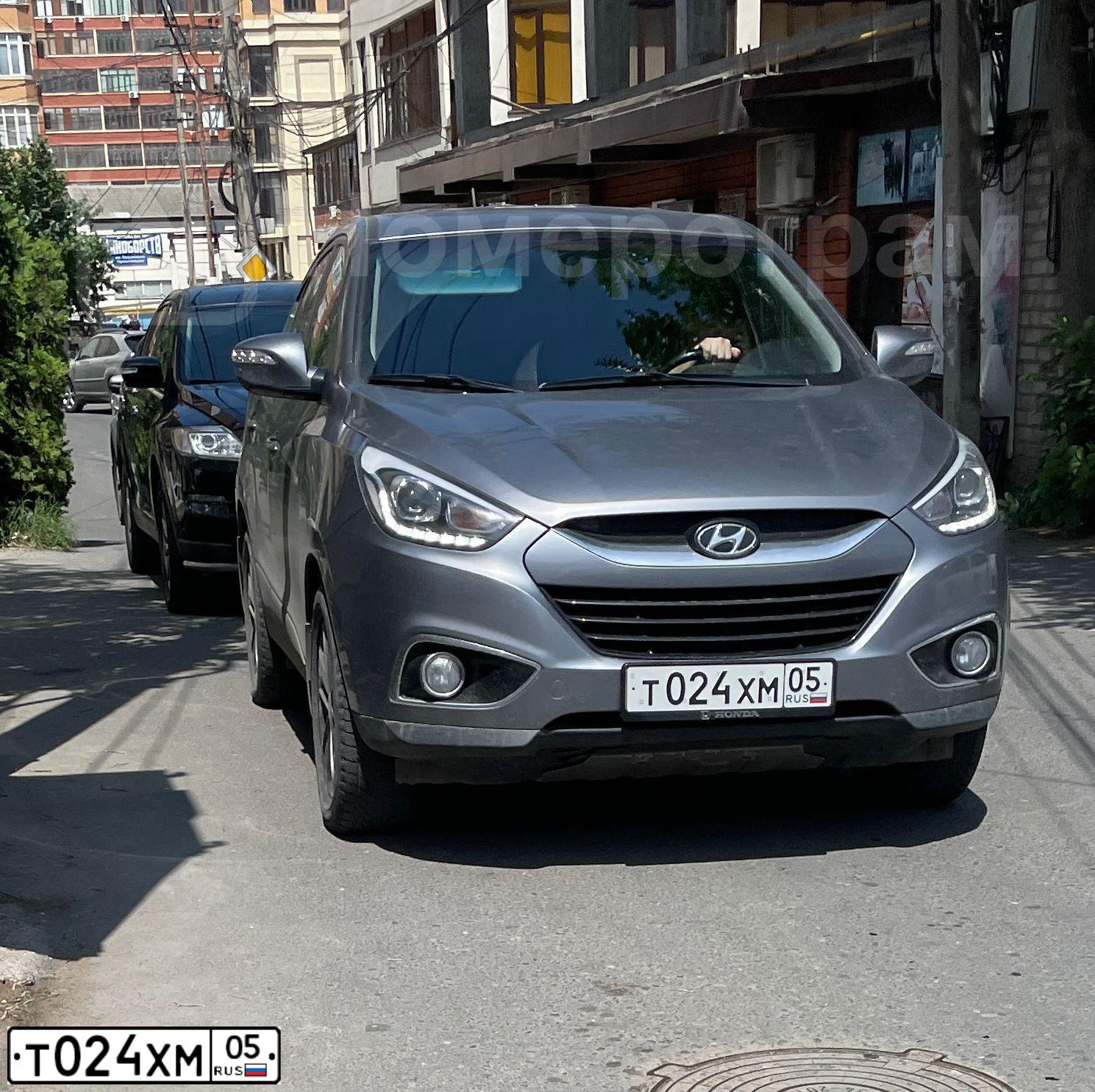 Фото автомобиля HYUNDAI IX35, 2015 — госномер А701АР750. Цвет: Серый