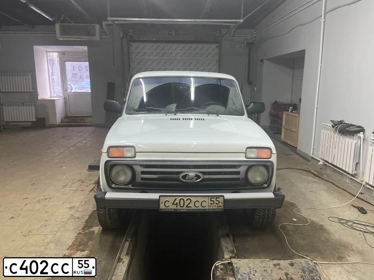 Фото автомобиля LADA 2121 NIVA, 2016 — госномер С402СС55. Цвет: ЯРКО БЕЛЫЙ