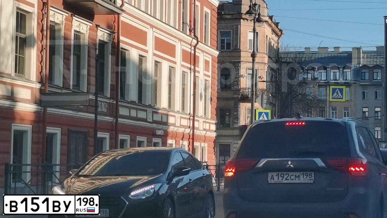 Фото автомобиля HYUNDAI I40, 2017 — госномер В151ВУ198. Цвет: ЧЕРНЫЙ