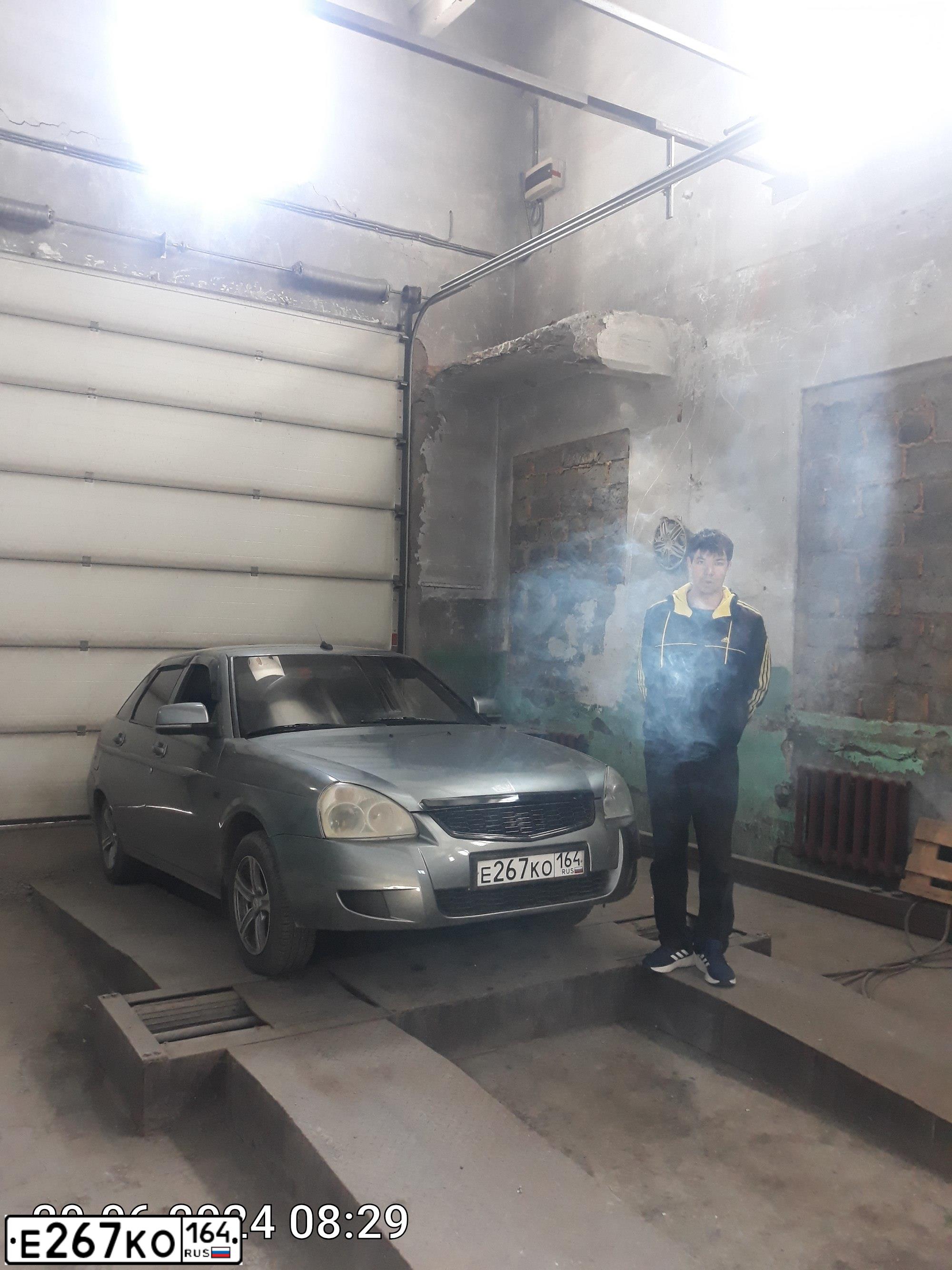 Фото автомобиля LADA 2172 PRIORA, 2013 — госномер К654ВТ142. Цвет: СРЕДНИЙ СЕРО-ЗЕЛЕН