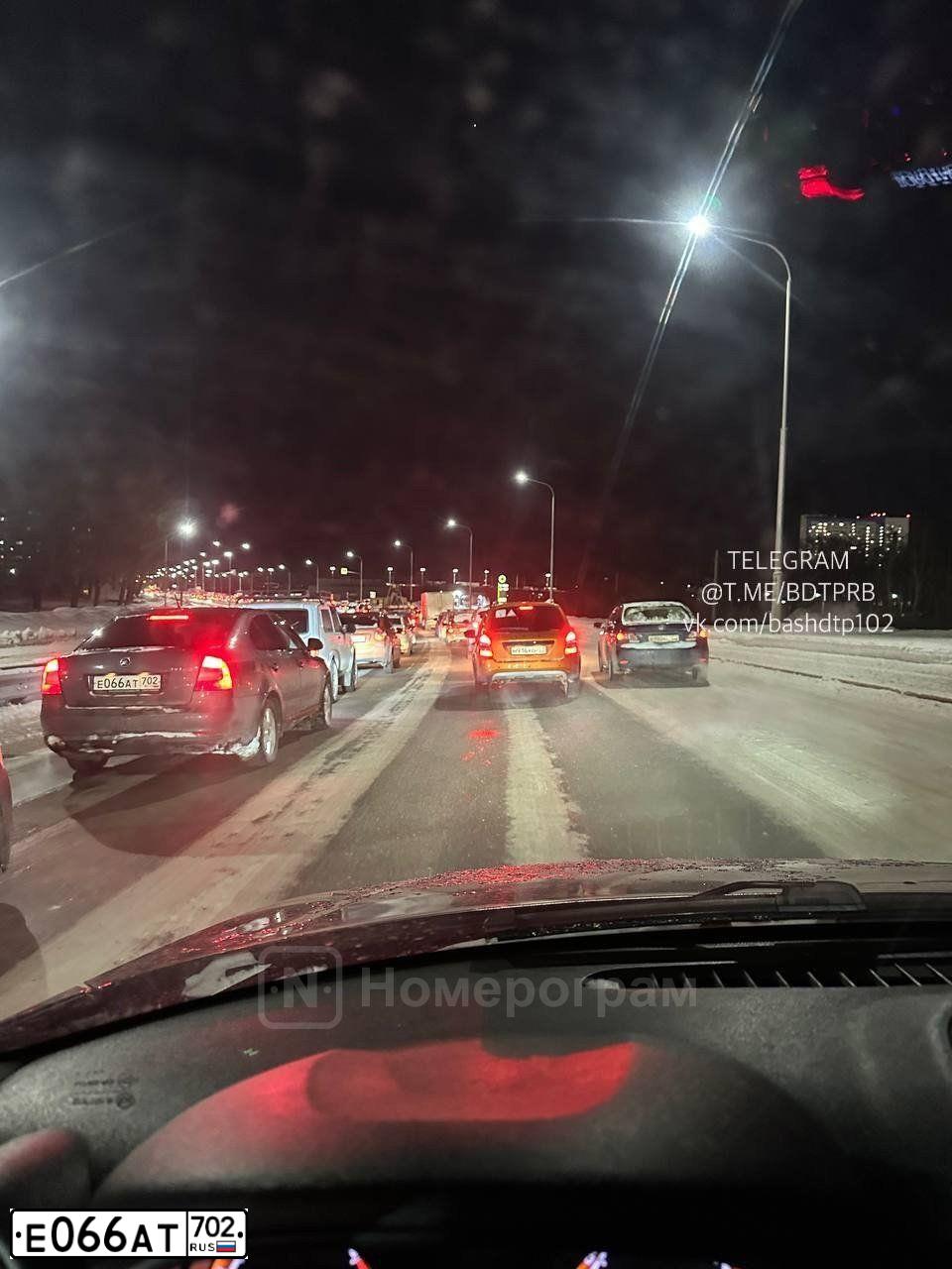 Фото автомобиля SKODA OCTAVIA, 2010 — госномер Е066АТ702. Цвет: ТЕМНО-СЕРЫЙ