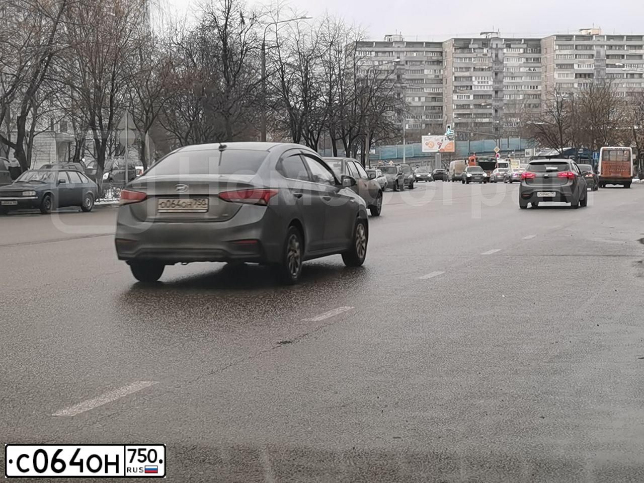 Фото автомобиля TOYOTA CAMRY, 2010 — госномер С064ОН750. Цвет: ЧЕРНЫЙ