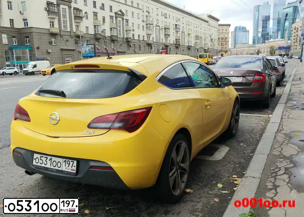 Фото автомобиля NISSAN JUKE, 2012 — госномер О531ОО197. Цвет: ЧЕРНЫЙ