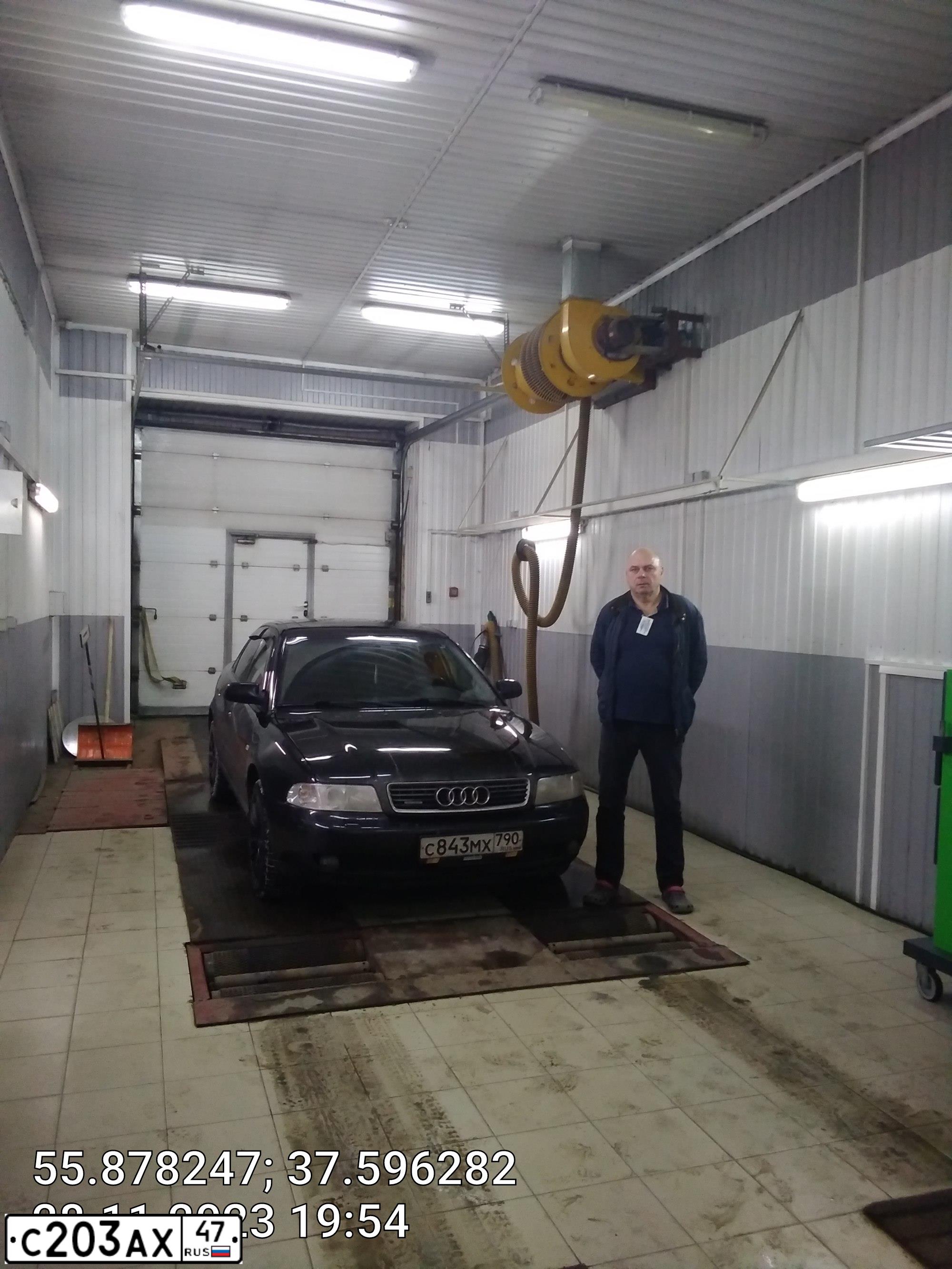 Фото автомобиля AUDI A4, 2000 — госномер Т907УК178. Цвет: ЧЕРНЫЙ