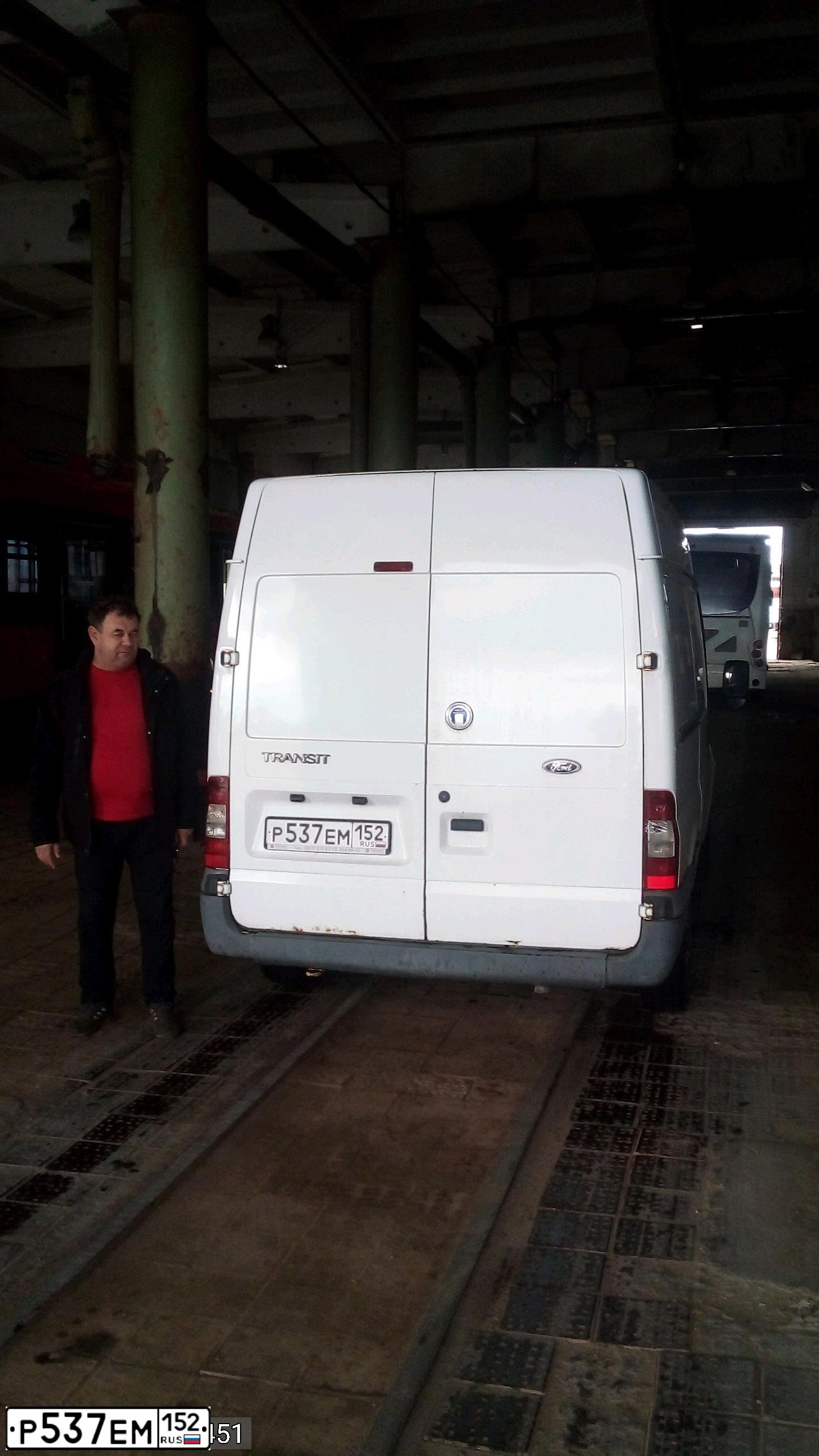 Фото автомобиля FORD TRANSIT, 2007 — госномер М402ЕХ763. Цвет: Белый