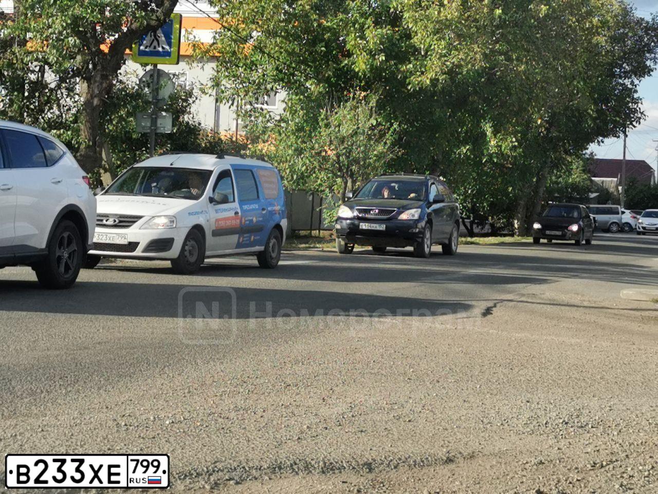Фото автомобиля BMW SERIE 5, 2011 — госномер М575КВ178. Цвет: Белый