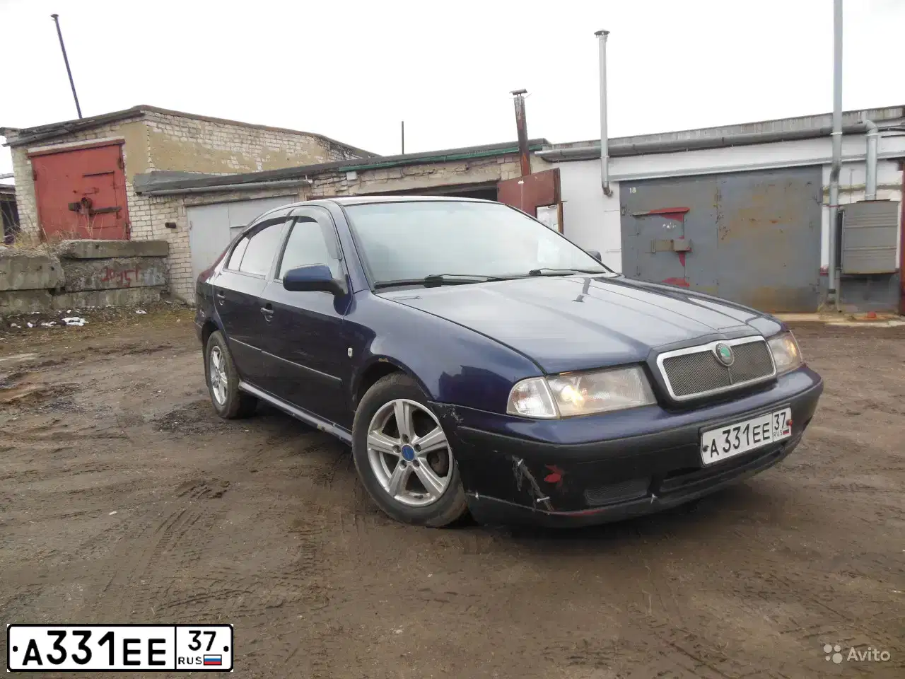 Фото автомобиля SKODA OCTAVIA, 1999 — госномер В922ТХ33. Цвет: Темно-синий
