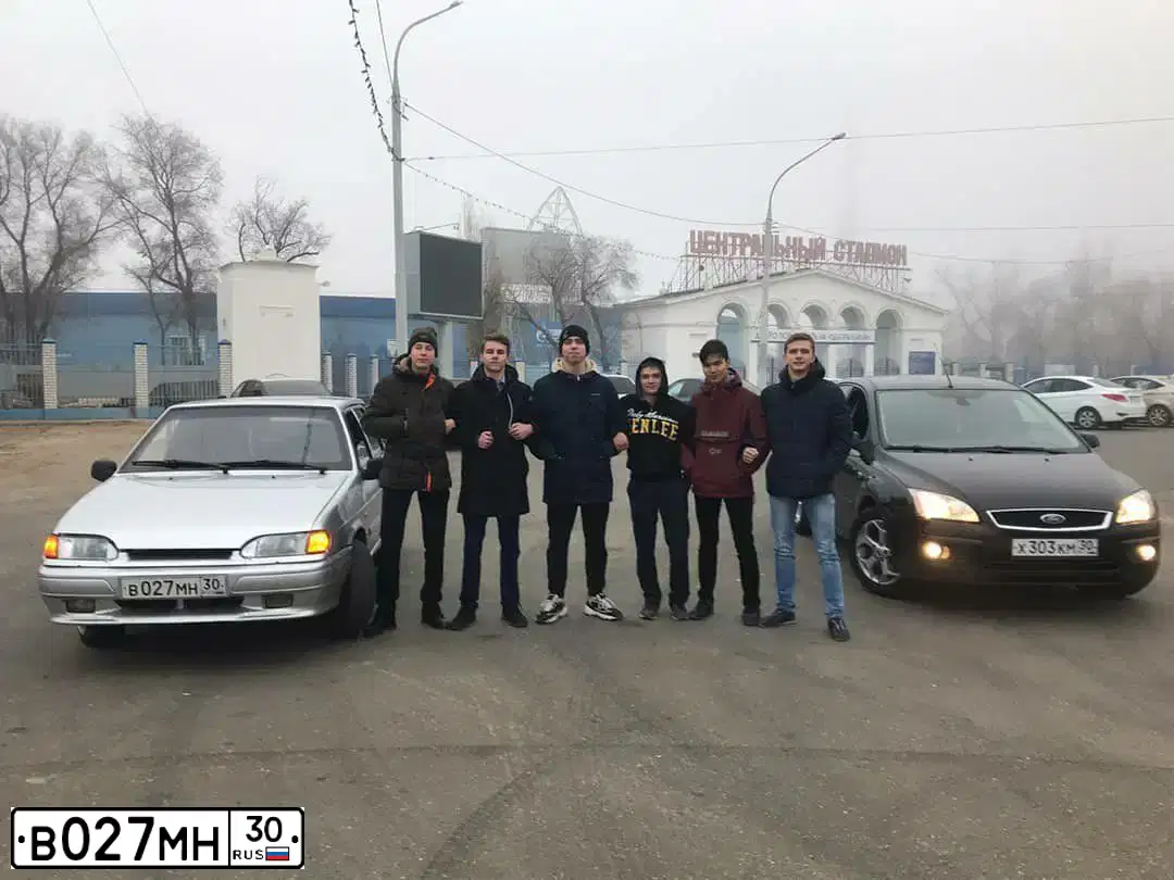 Фото автомобиля LADA 2114 SAMARA, 2004 — госномер Р088НН30. Цвет: Светло-Серебристый металлик