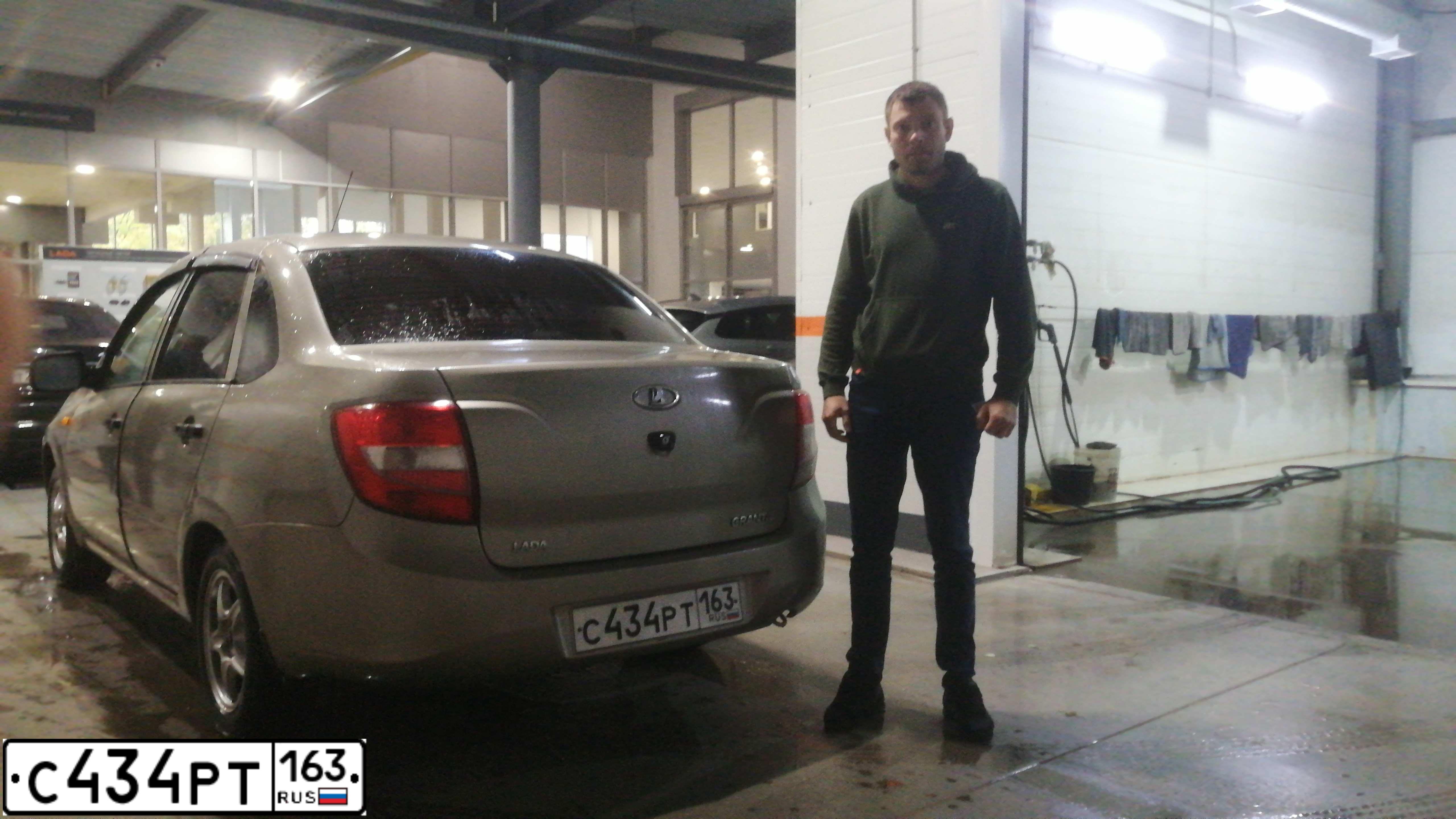 Фото автомобиля LADA 2190 GRANTA, 2012 — госномер С434РТ163. Цвет: СЕРО-БЕЖЕВЫЙ