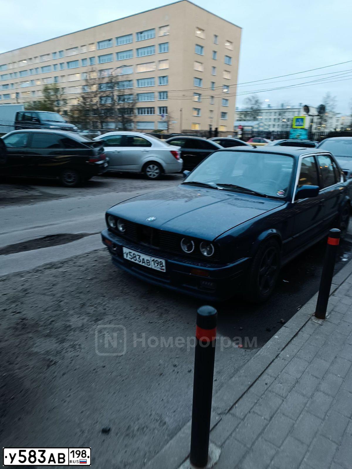 Фото автомобиля BMW W SERIE 3, 1986 — госномер У583АВ198. Цвет: синий