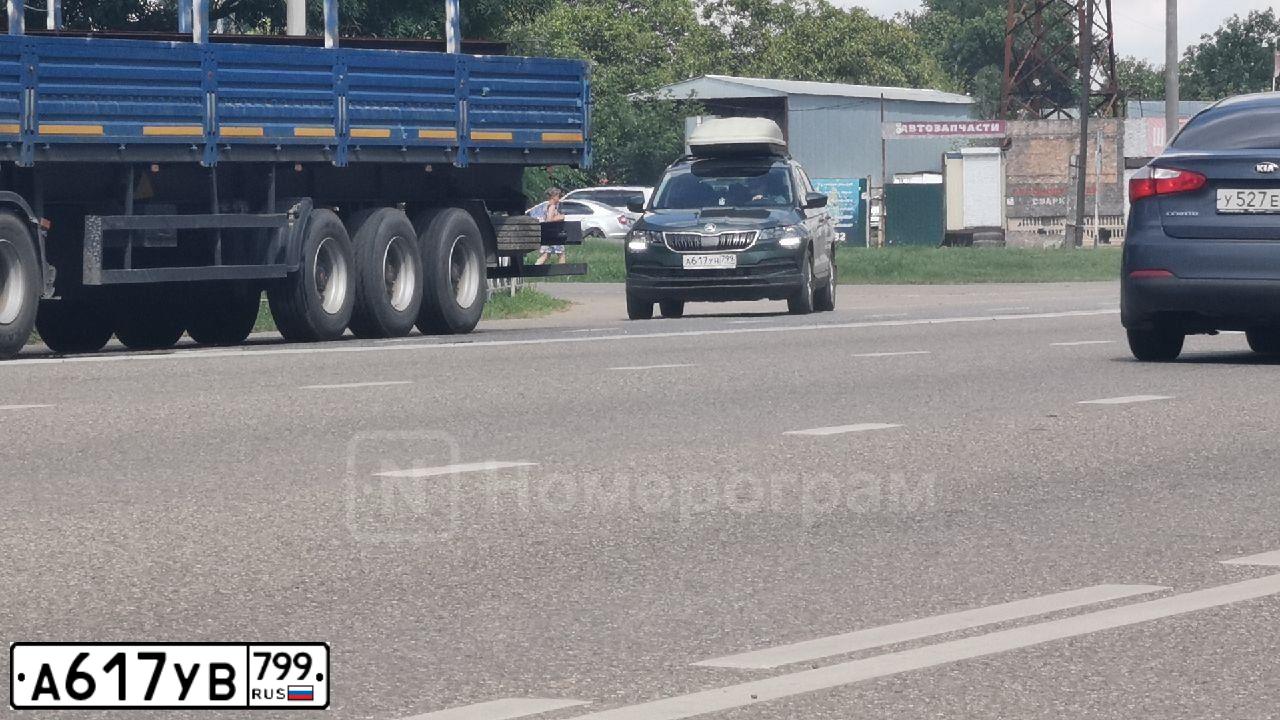 Фото автомобиля MERCEDES C-KLASSE, 2018 — госномер А617УВ799. Цвет: Белый