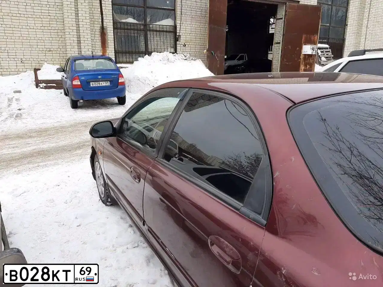 Фото автомобиля LADA 1118 KALINA, 2006 — госномер М452НР73. Цвет: ЯРКО СИНИЙ