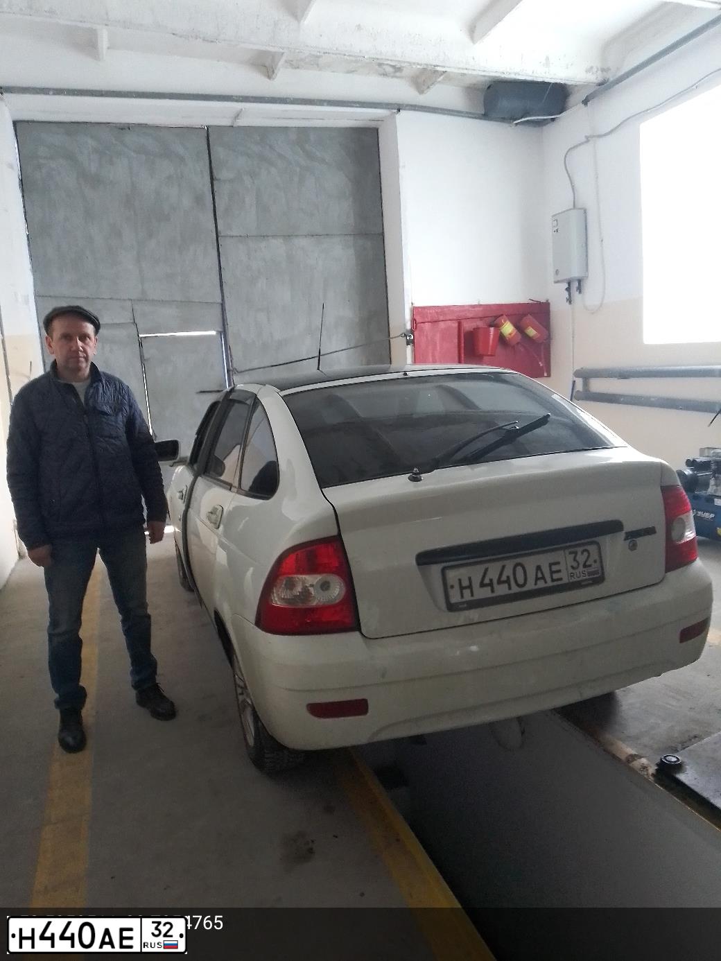 Фото автомобиля LADA PRIORA, 2011 — госномер В115УО193. Цвет: Белый