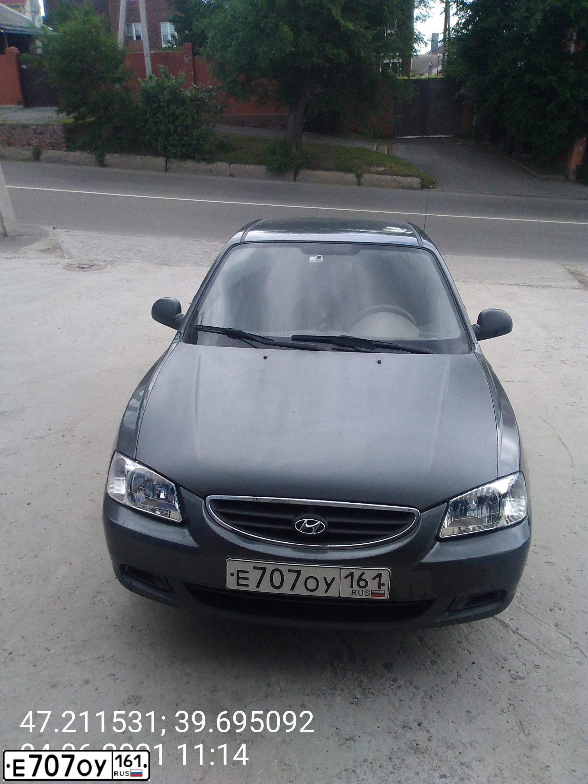 Фото автомобиля NISSAN JUKE, 2011 — госномер Е707ОУ161. Цвет: Белый