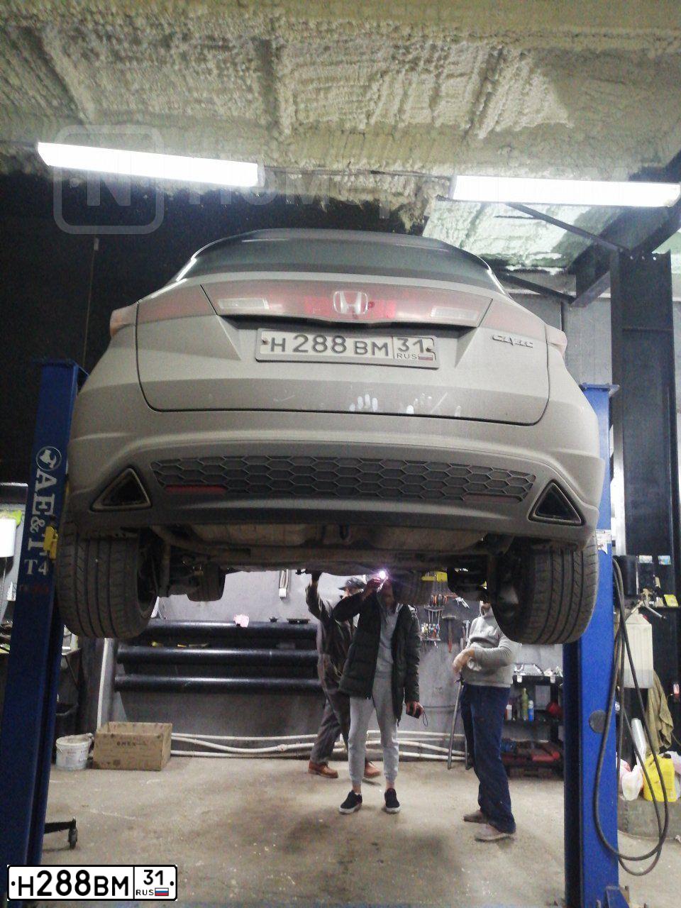 Фото автомобиля HONDA CIVIC, 2008 — госномер Н288ВМ31. Цвет: Серебристый