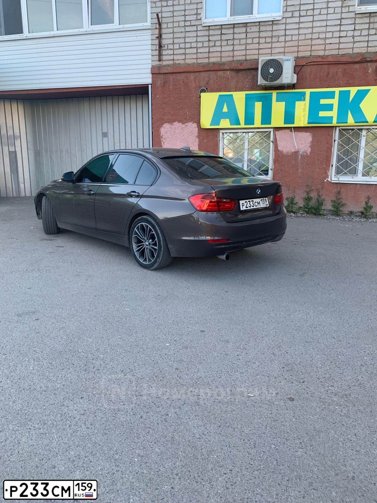 Фото автомобиля BMW 320I, 2012 — госномер С685АТ159. Цвет: Коричневый