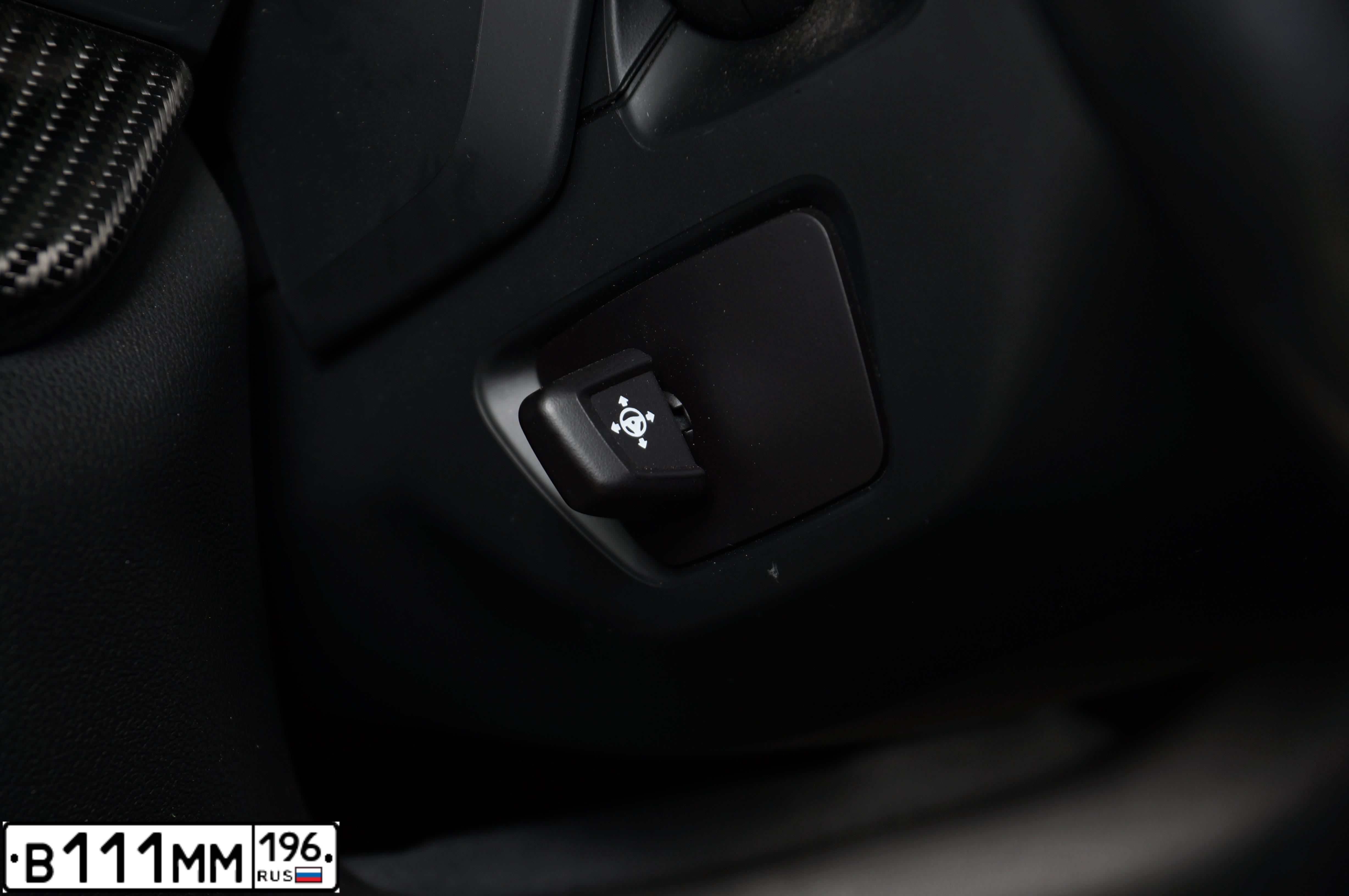 Фото автомобиля MERCEDES GL-KLASSE, 2016 — госномер К950ХМ196. Цвет: ЧЕРНЫЙ