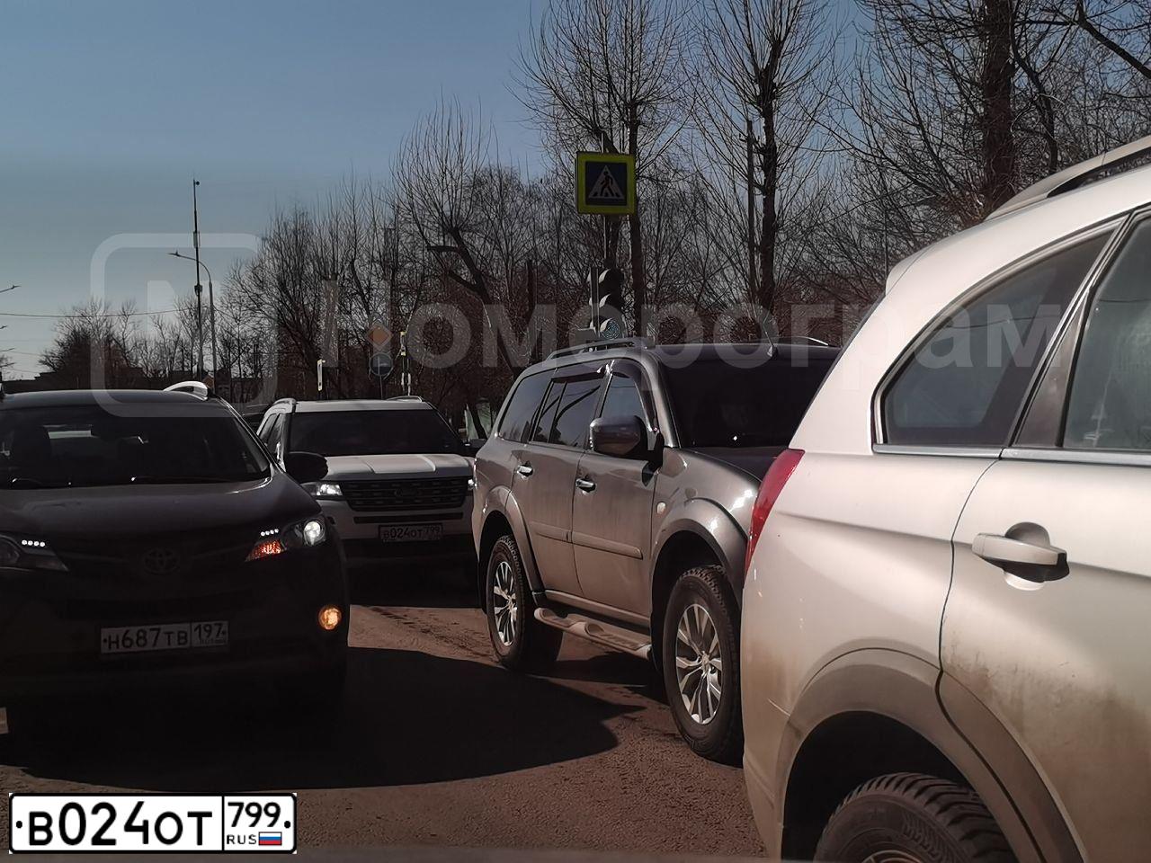 Фото автомобиля FORD EXPLORER, 2016 — госномер В024ОТ799. Цвет: Белый