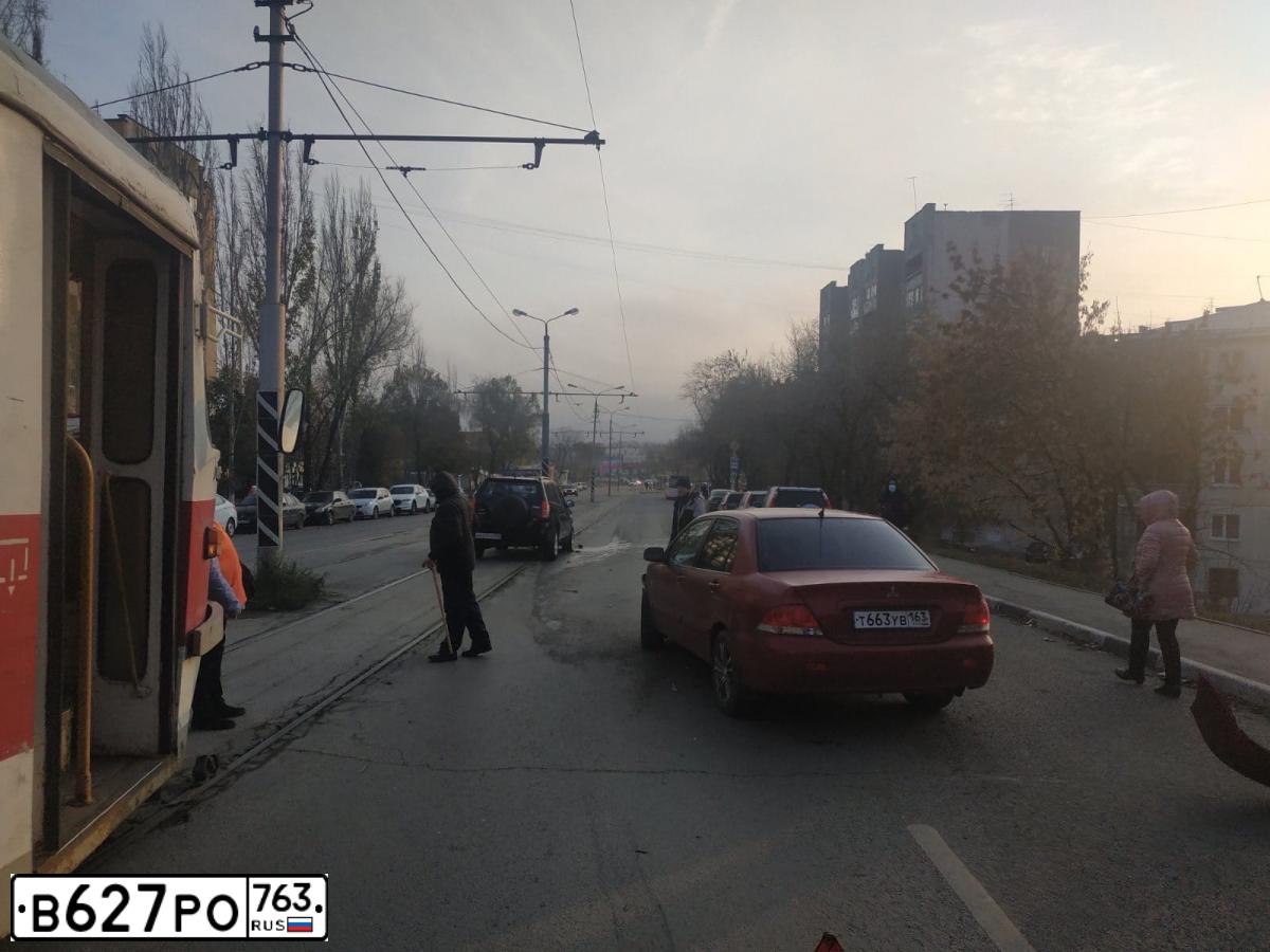 Фото автомобиля CHERY TIGGO, 2014 — госномер В627РО763. Цвет: ЧЕРНЫЙ