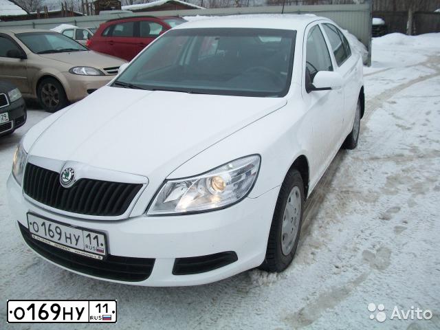 Фото автомобиля SKODA OCTAVIA, 2012 — госномер У696КН750. Цвет: Белый