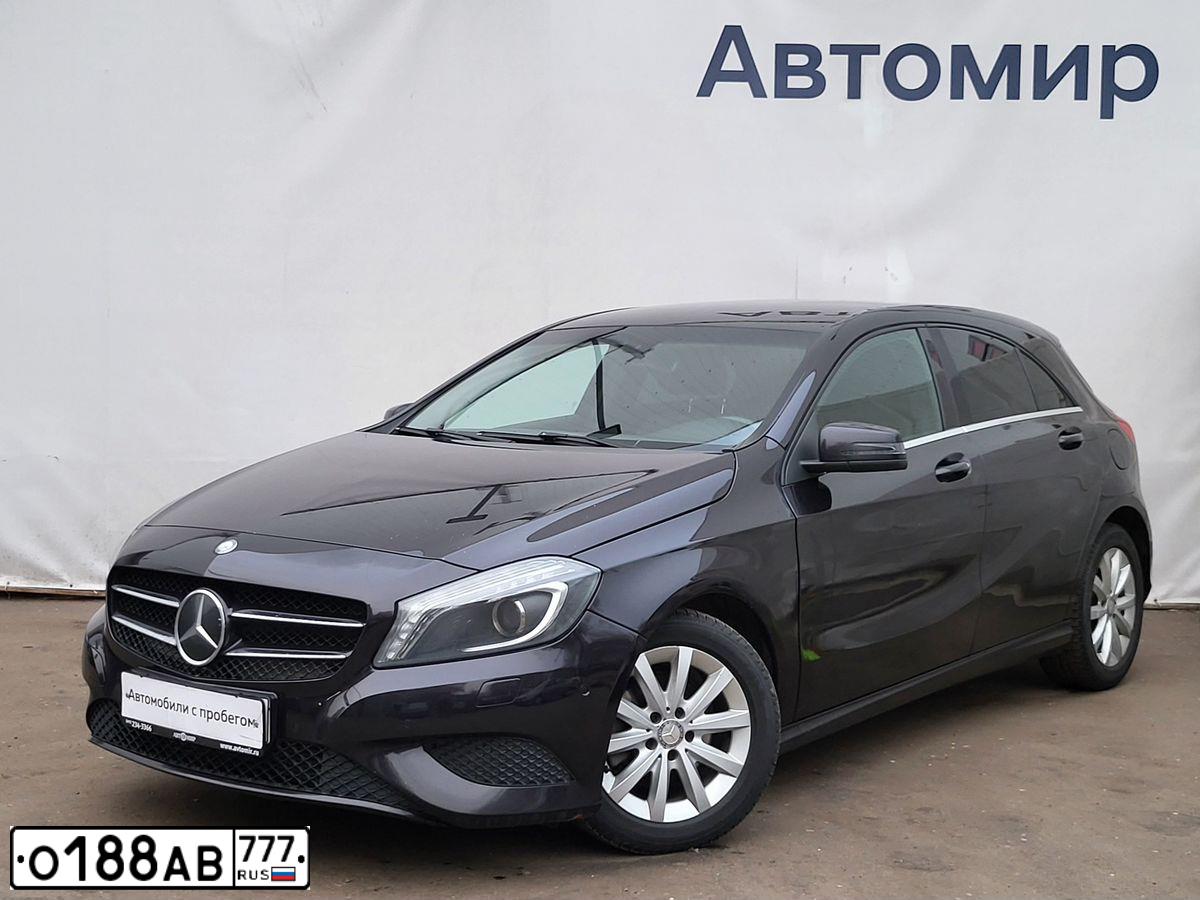 Фото автомобиля MERCEDES A-KLASSE, 2013 — госномер Р184МУ136. Цвет: ФИОЛЕТОВЫЙ