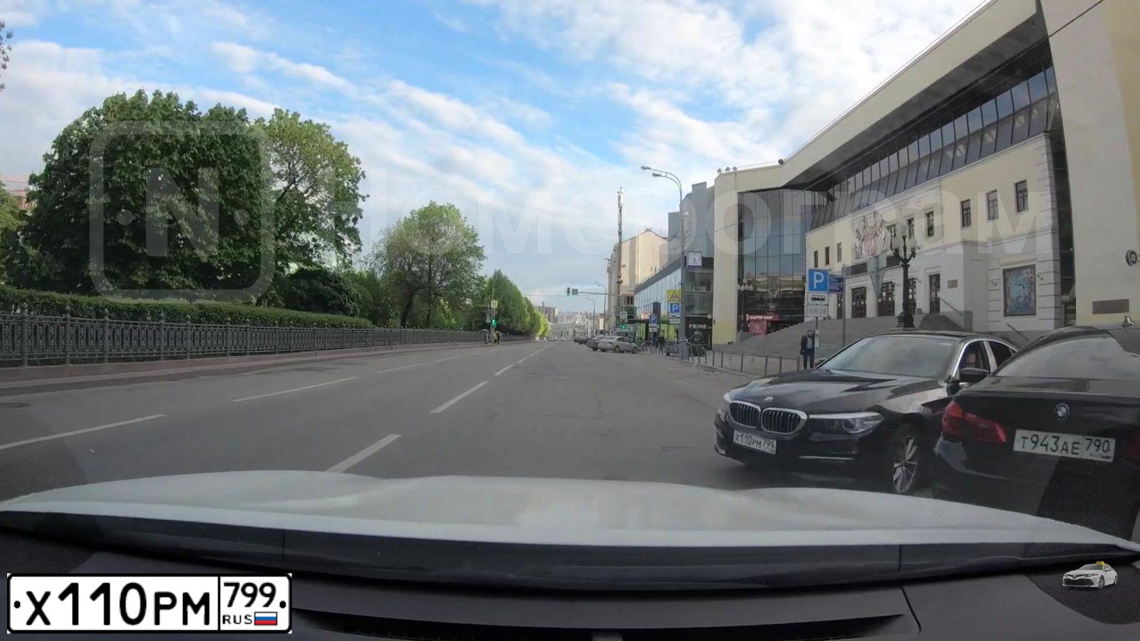 Фото автомобиля BMW SERIE 5, 2019 — госномер Х110РМ799. Цвет: ЧЕРНЫЙ