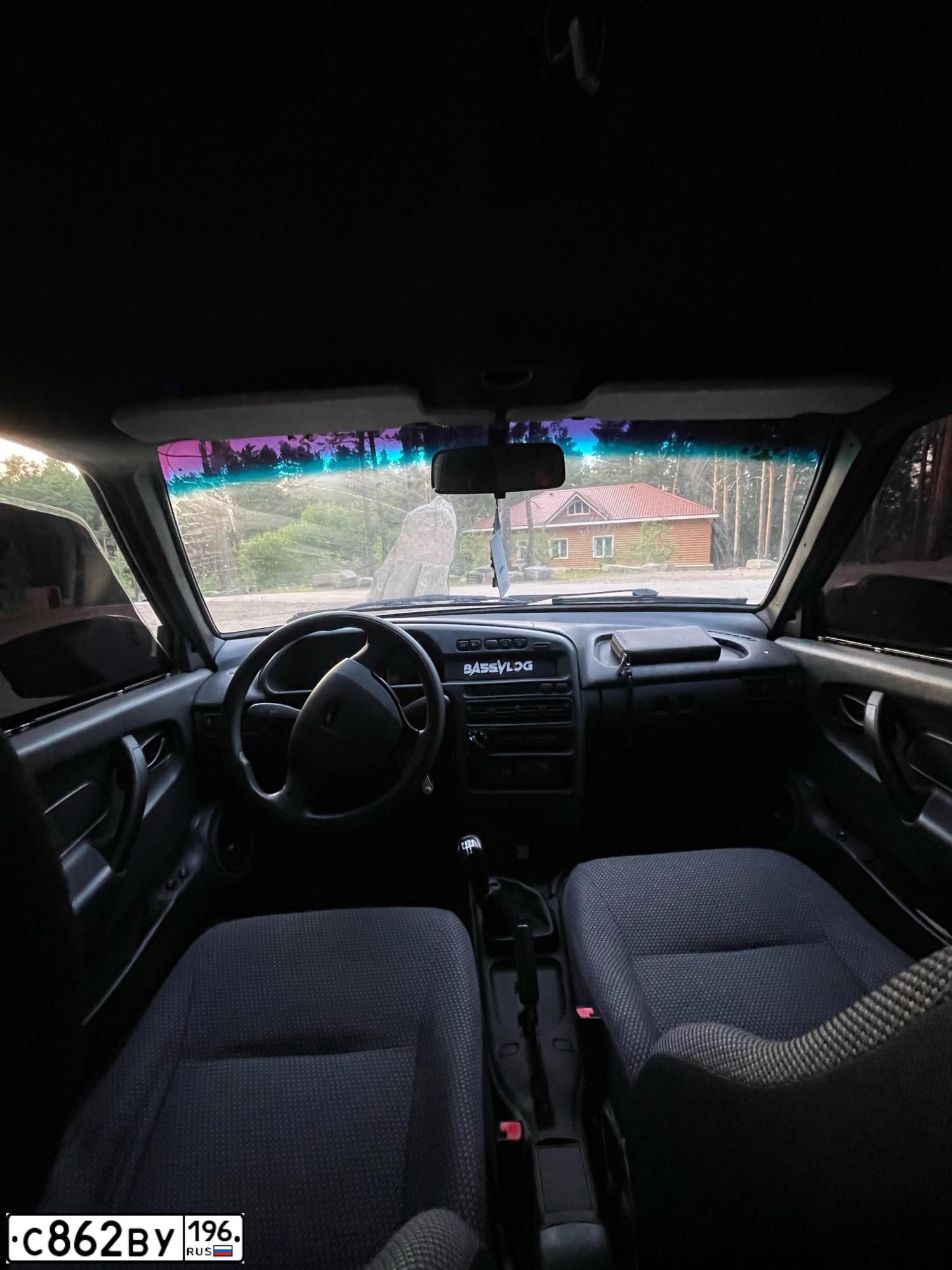 Фото автомобиля LADA 2114 SAMARA, 2010 — госномер С862ВУ196. Цвет: Темно-зеленый