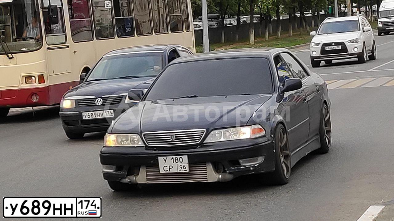 Фото автомобиля VOLKSWAGEN PASSAT, 1998 — госномер Р054КК174. Цвет: СИНИЙ
