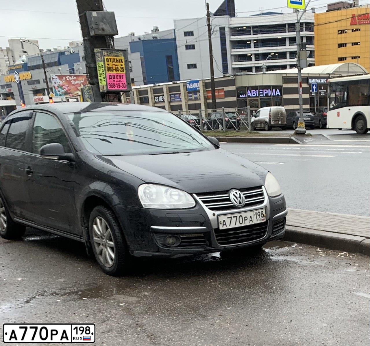 Фото автомобиля VOLKSWAGEN JETTA, 2010 — госномер А770РА198. Цвет: ЧЕРНЫЙ