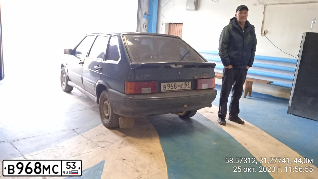 Фото автомобиля LADA 2114 SAMARA, 2007 — госномер В968МС53. Цвет: ТЕМНО-ЗЕЛЕНЫЙ