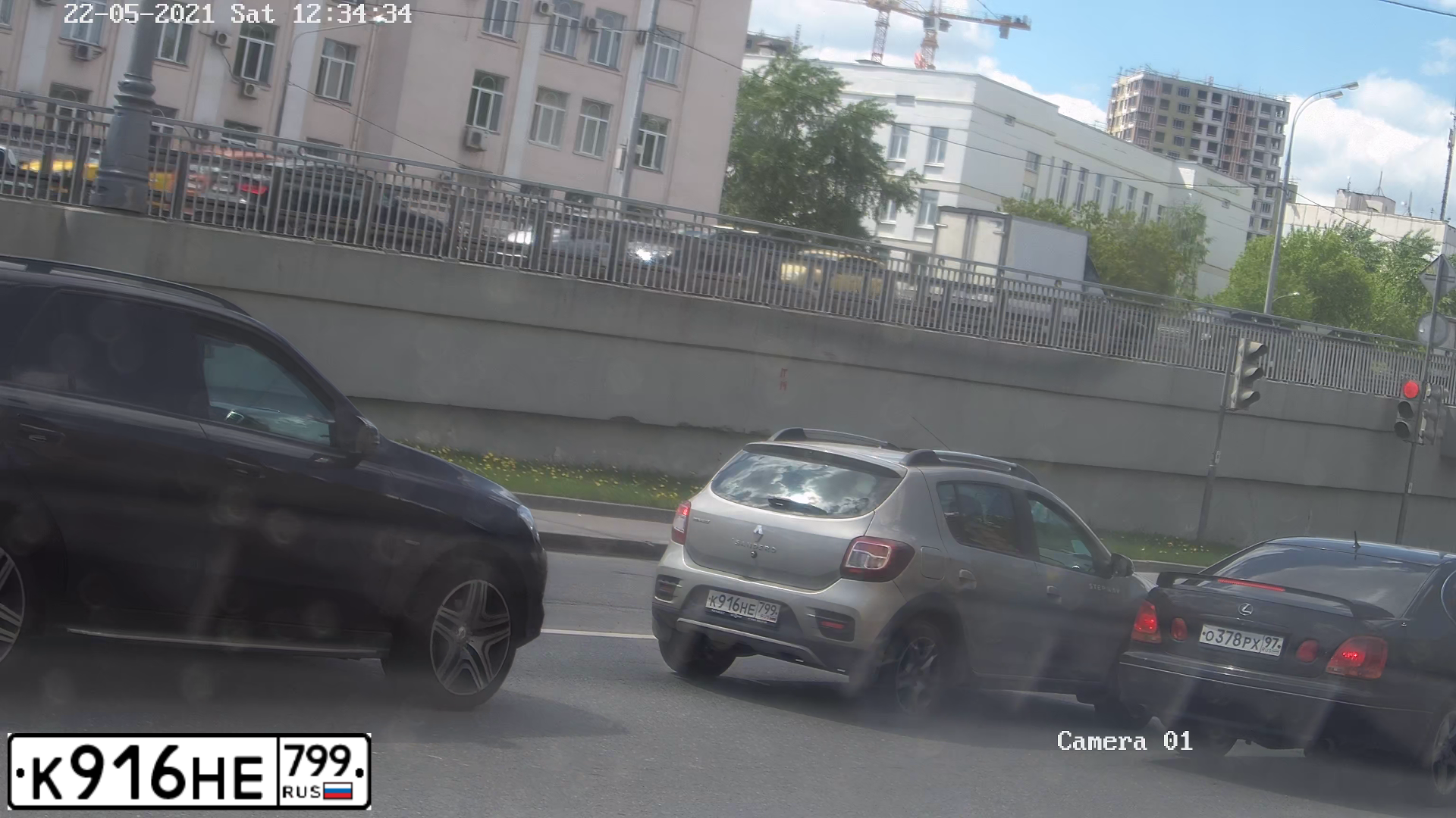 Фото автомобиля RENAULT SANDERO, 2018 — госномер К916НЕ799. Цвет: БЕЖЕВЫЙ