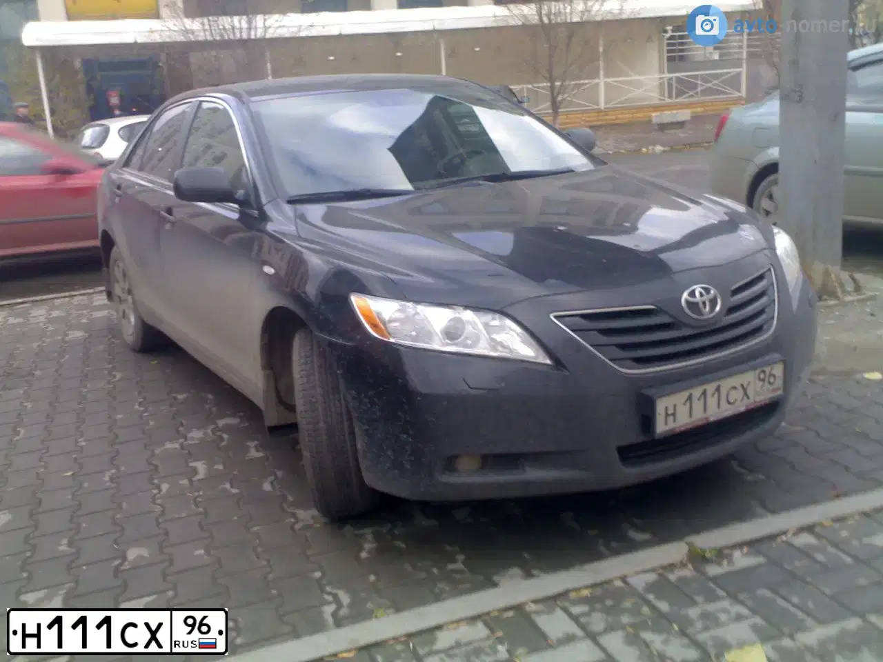 Фото автомобиля TOYOTA CAMRY, 2008 — госномер Н111СХ96. Цвет: ЧЕРНЫЙ