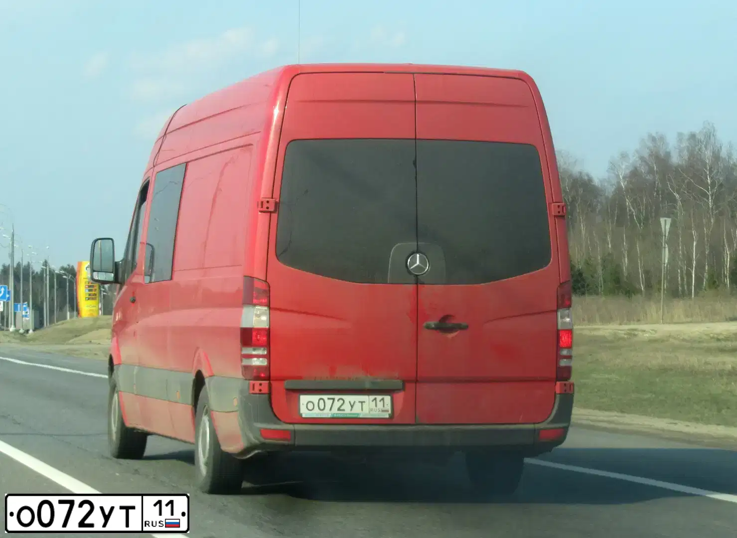 Фото автомобиля MERCEDES S SPRINTER, 2008 — госномер В028АЕ82. Цвет: Красный