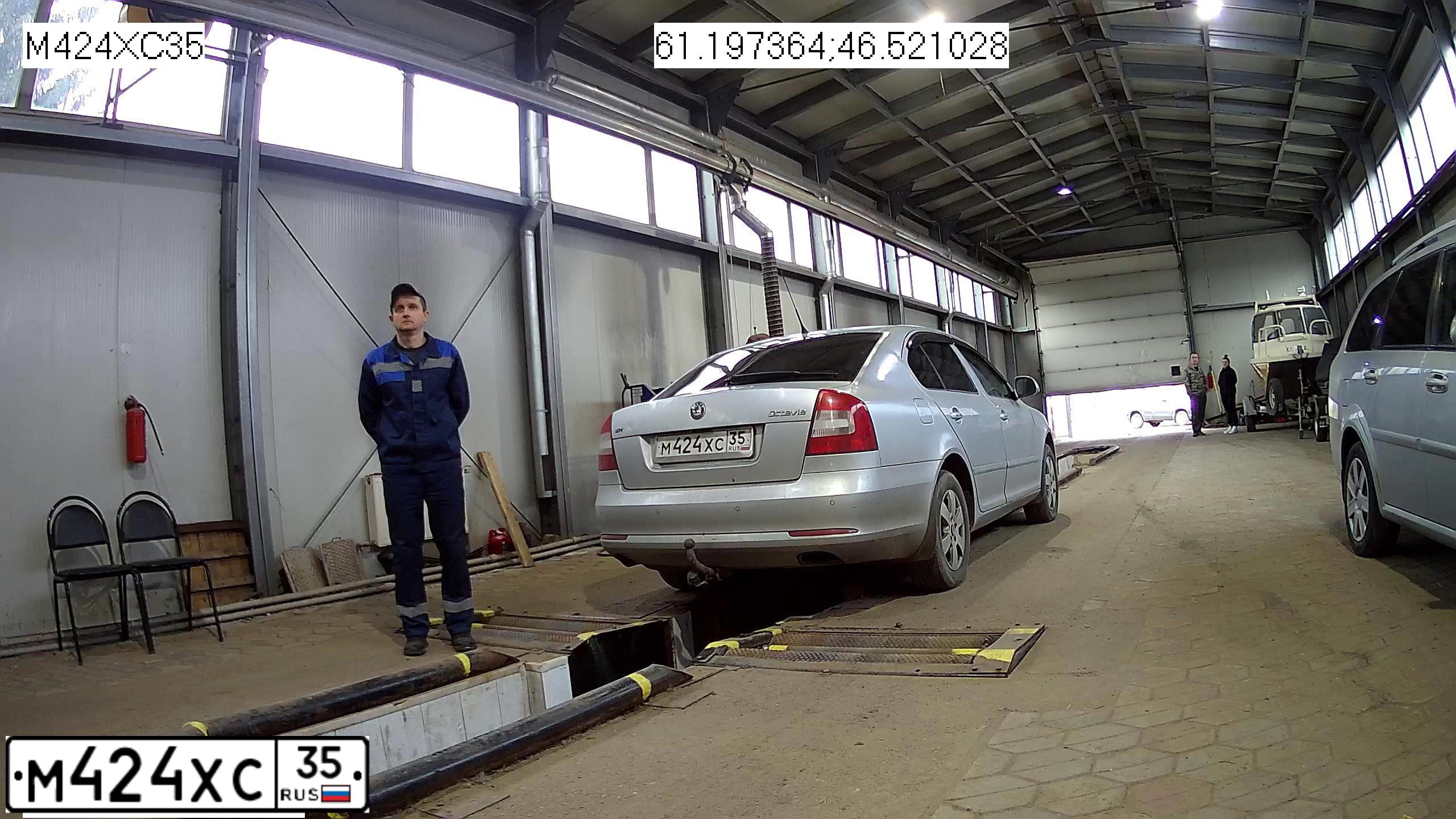 Фото автомобиля TOYOTA COROLLA, 2012 — госномер К925ТР124. Цвет: СЕРЫЙ