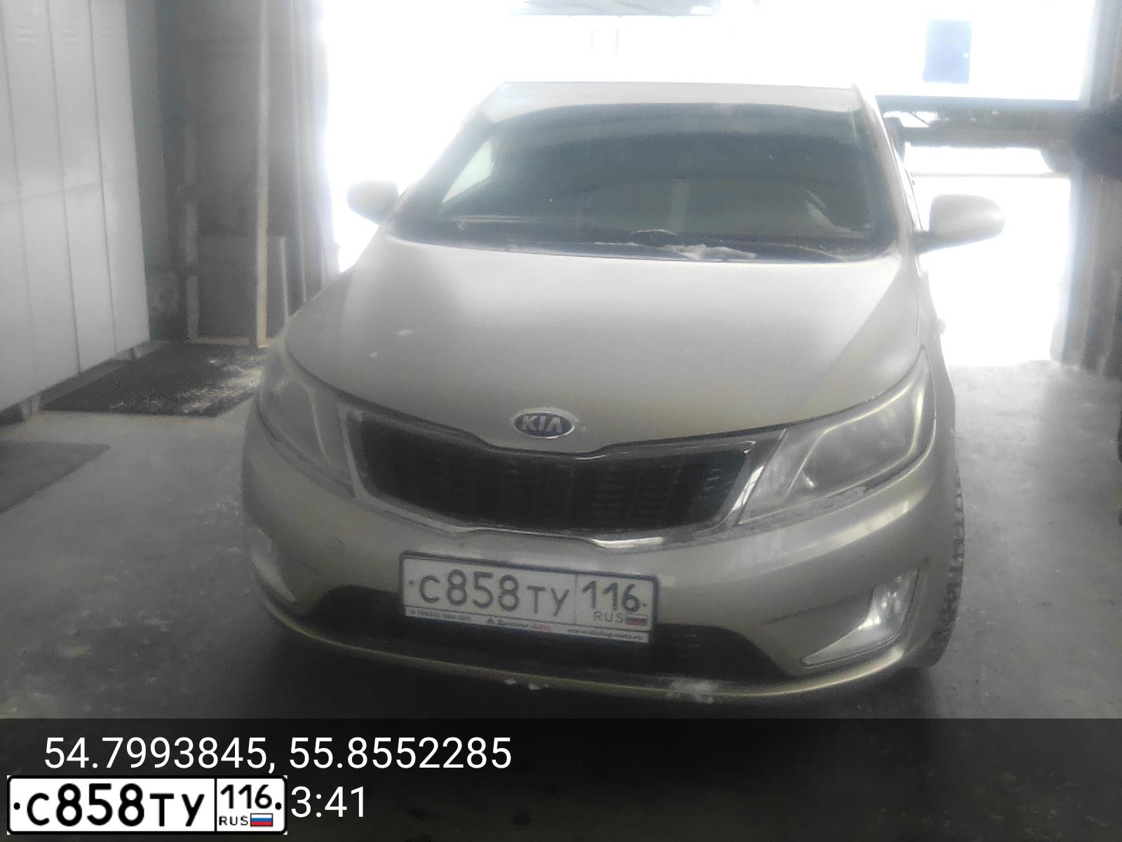 Фото автомобиля KIA RIO, 2013 — госномер В748НТ702. Цвет: БЕЖЕВЫЙ