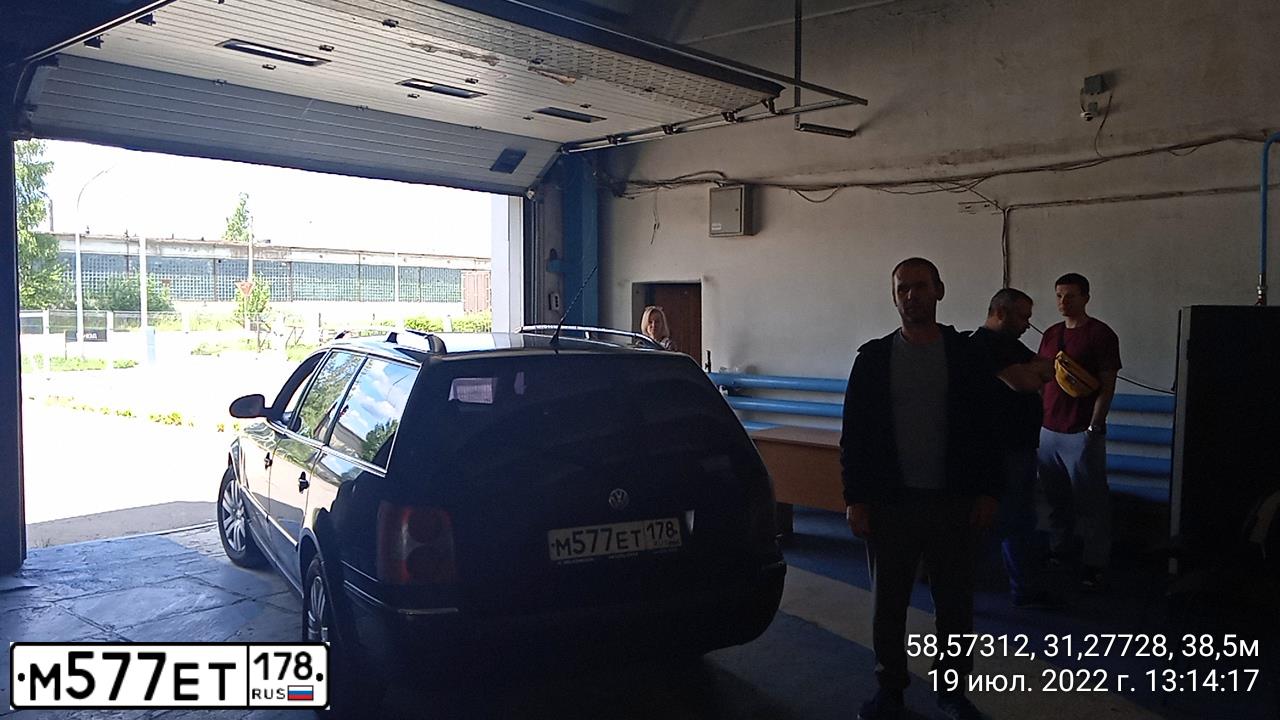 Фото автомобиля VOLKSWAGEN PASSAT, 2004 — госномер А641РХ67. Цвет: ЧЕРНЫЙ