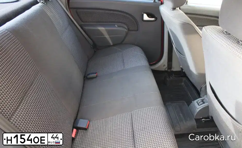 Фото автомобиля RENAULT T LOGAN, 2009 — госномер О385ХО76. Цвет: Красный