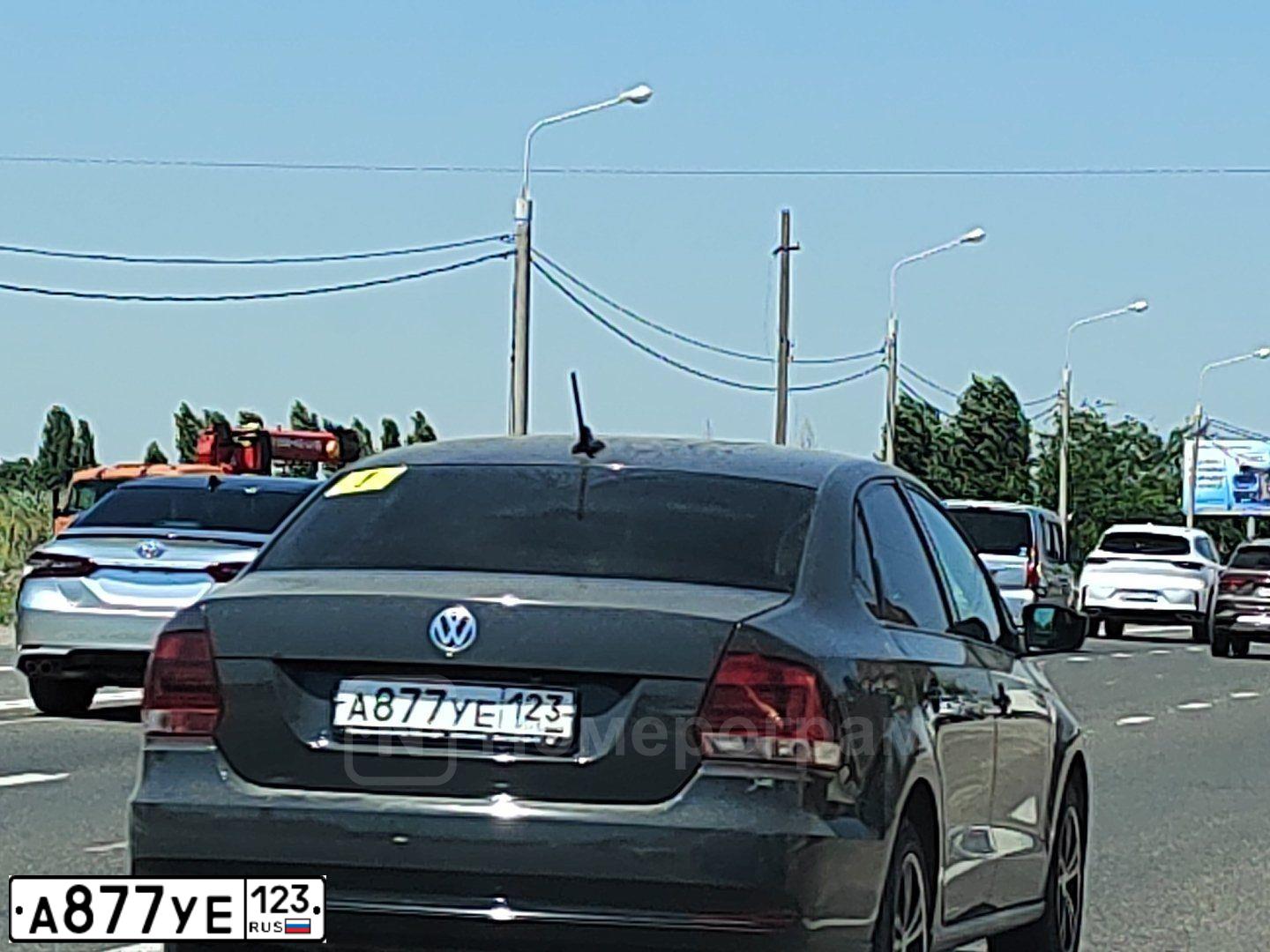 Фото автомобиля VOLKSWAGEN POLO, 2018 — госномер А877УЕ123. Цвет: СЕРЫЙ
