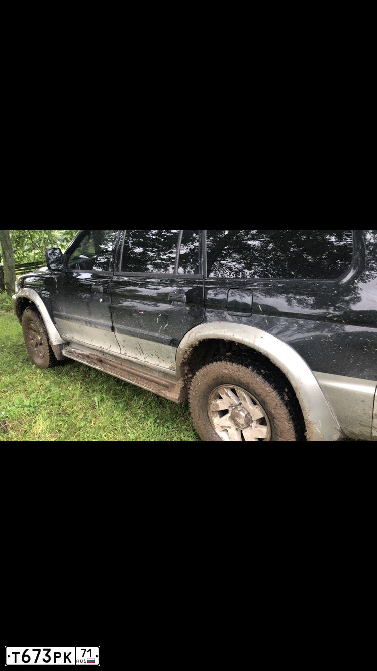 Фото автомобиля MITSUBISHI MONTERO, 2001 — госномер Т673РК71. Цвет: ЧЕРНЫЙ