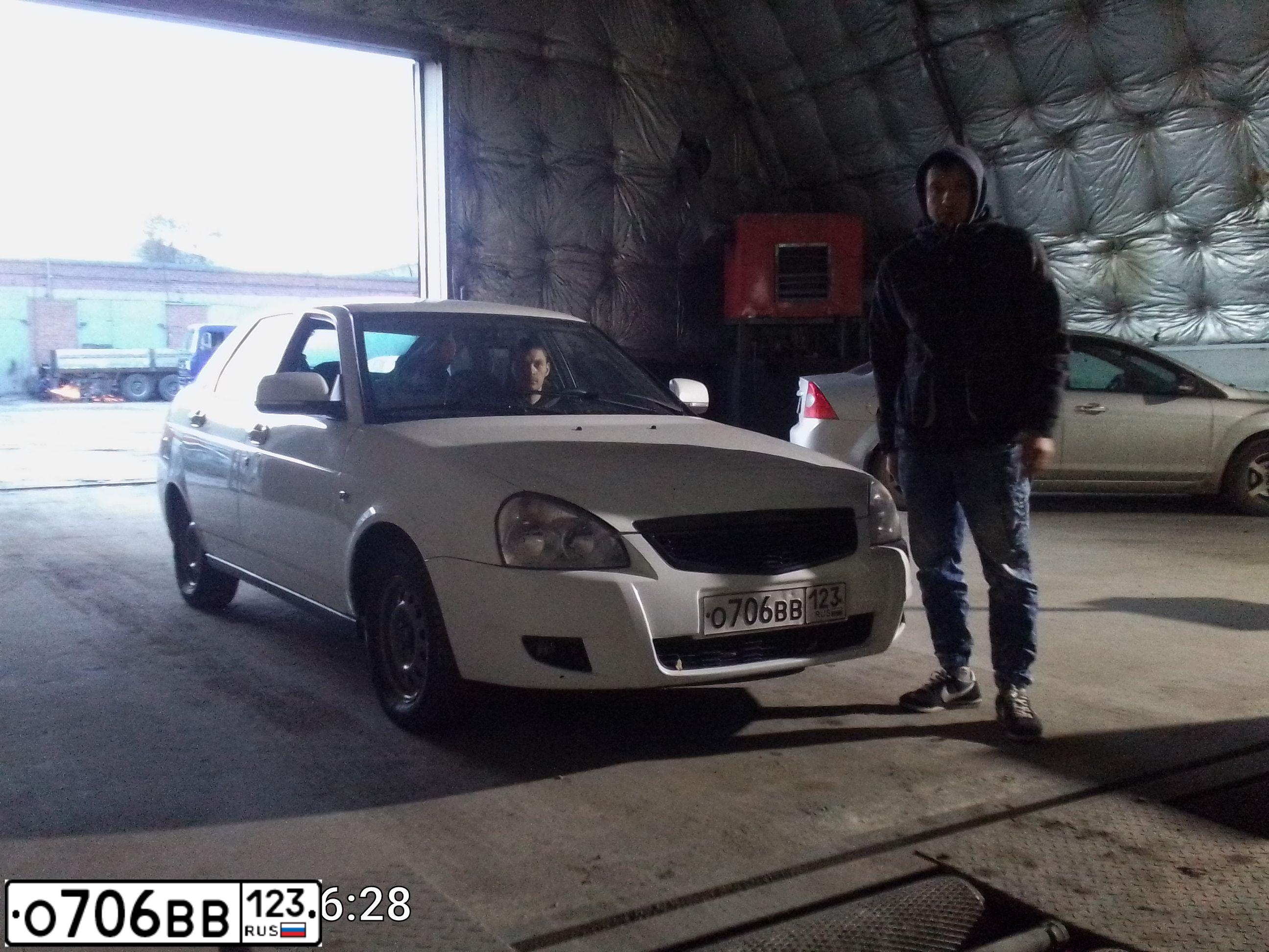 Фото автомобиля LADA PRIORA, 2010 — госномер Е692ЕС761