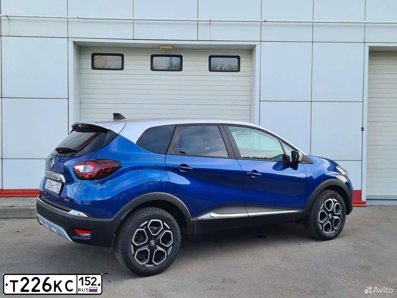 Фото автомобиля RENAULT KAPTUR, 2021 — госномер Т494ОТ152. Цвет: СИНЕ-СЕРЫЙ