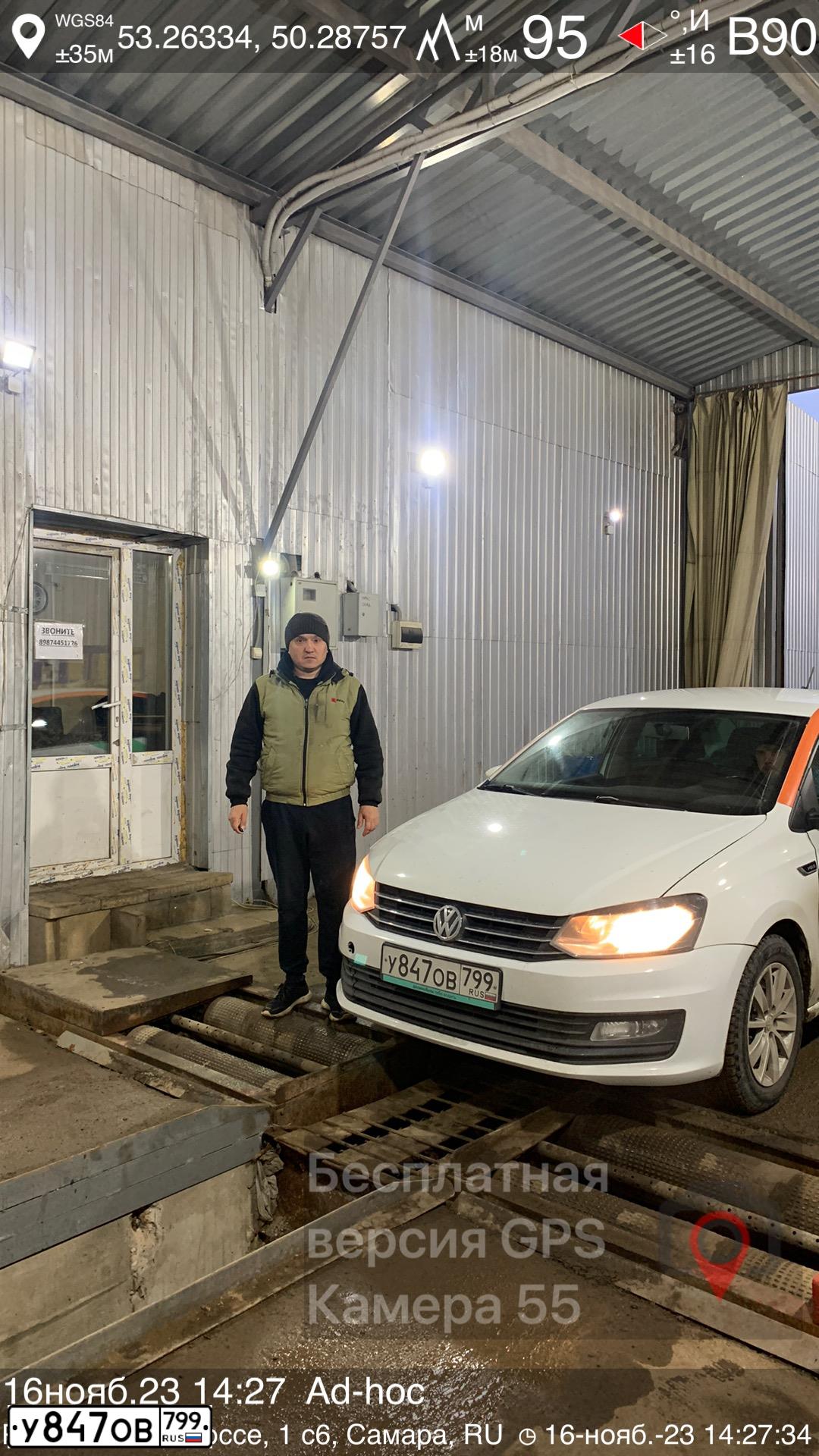Фото автомобиля VOLKSWAGEN POLO, 2019 — госномер У847ОВ799. Цвет: Белый