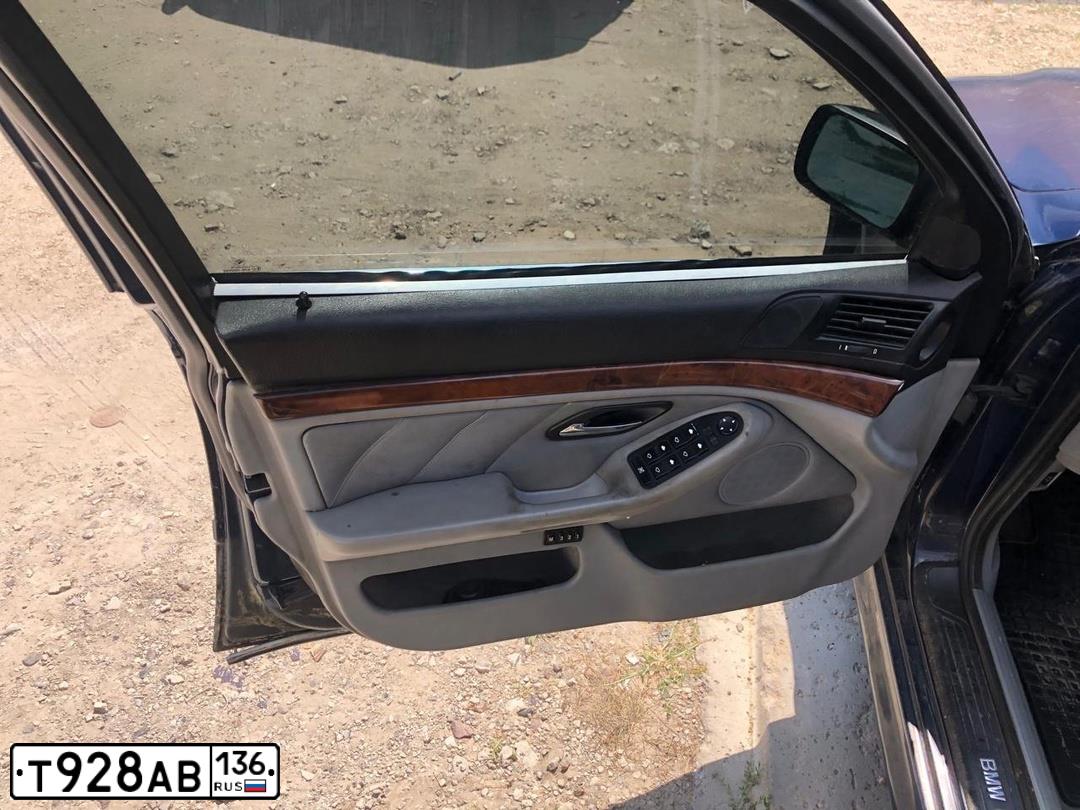 Фото автомобиля BMW SERIE 5, 2000 — госномер Р950АХ550. Цвет: ТЕМНО СИНИЙ